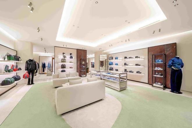 NITH、BOSS等品牌相关资讯快来点击查看查收吧～凯发k8入口NEWS Café 本周精选路铂廷、ZE(图12)